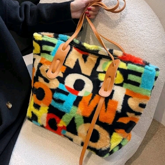 Letter Graphic Fluffy Shoulder Bag - Picture 5 of 6